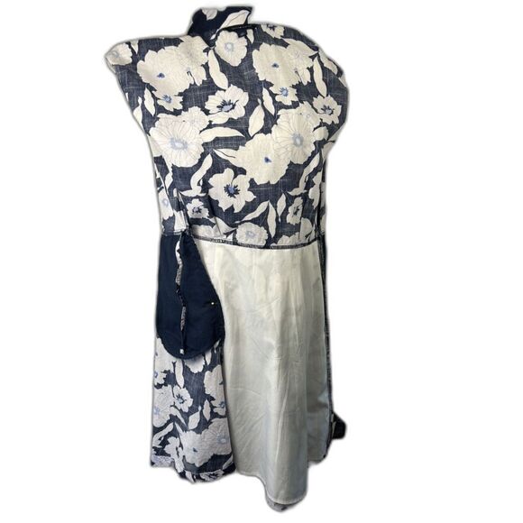 Tommy Hilfiger Blue & White Floral Wrap Dress Sz S/P 100%Cotton, 2-Pockets - Picture 7 of 13